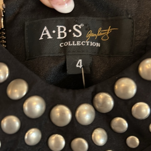 Abs collection embellished strapless dress with pockets - Picture 3 of 4